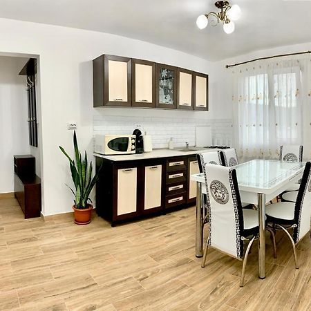 Cazare Apartament Orsova Appartement Buitenkant foto