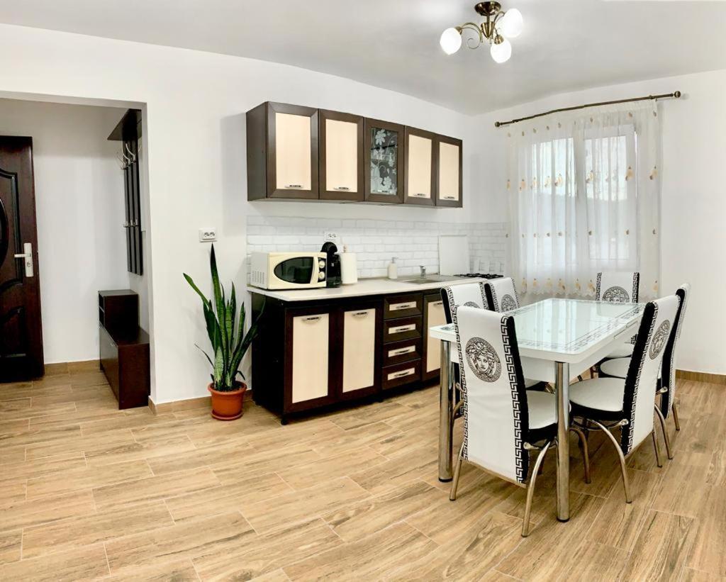Cazare Apartament Orsova Appartement Buitenkant foto